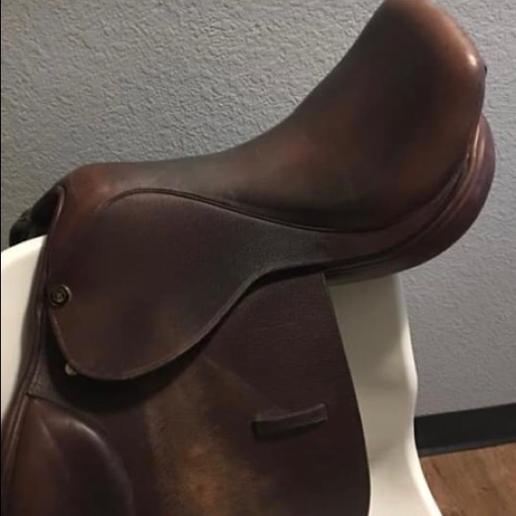 Accessories - CAMELOT 15 3/4 Saddle